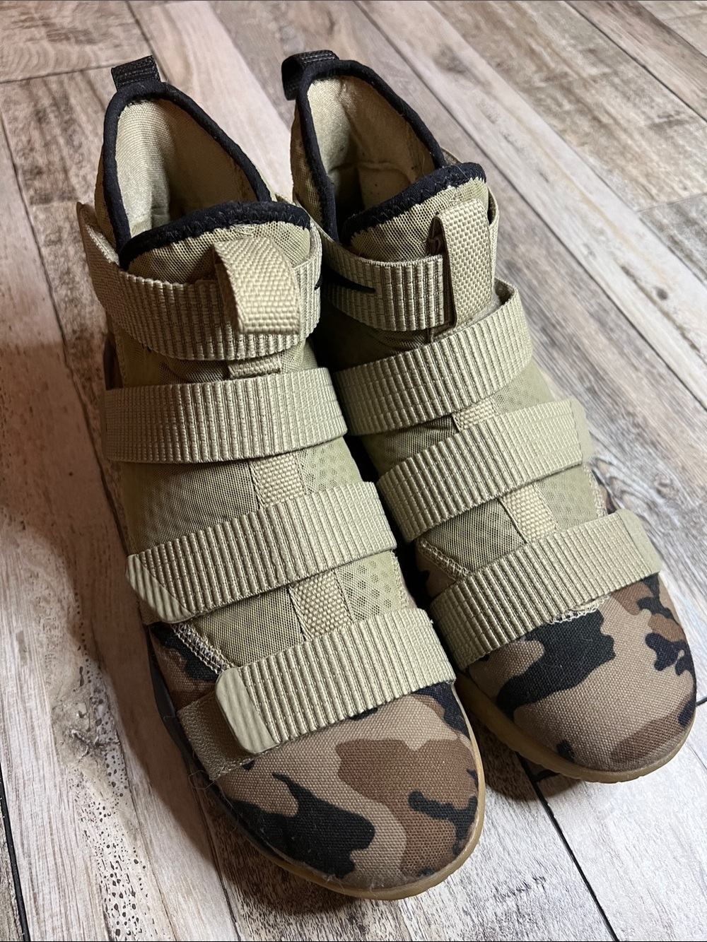Men's Nike LeBron Zoom Soldier 11’s